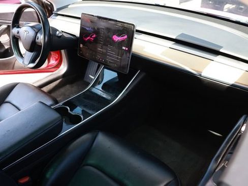 Used 2019 Tesla Model 3 Standard Range RWD image 21