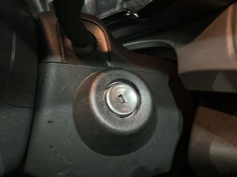 Used 2024 Chevrolet Trax LS w/ LS Convenience Package image 21