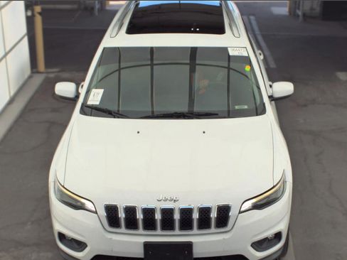 Used 2019 Jeep Cherokee Latitude Plus w/ Comfort/Convenience Group AWD/4WD image 3