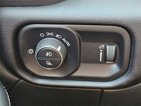 Used 2024 RAM 2500 Big Horn w/ Sport Appearance Package image 21