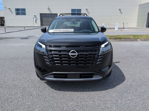 New 2026 Nissan Pathfinder Platinum FWD image 10
