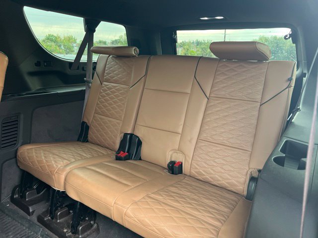 Used 2023 Cadillac Escalade ESV Sport w/ LPO, ONYX Package AWD/4WD image 29