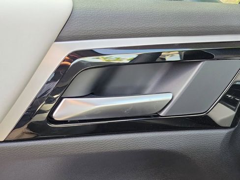 New 2025 Mitsubishi Outlander SE image 26