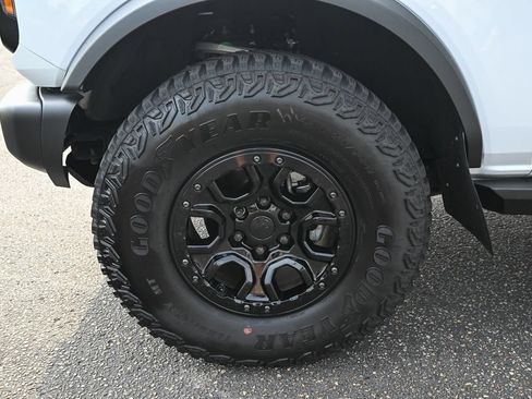 Used 2023 Ford Bronco Wildtrak AWD/4WD image 13
