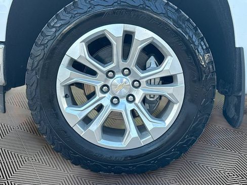Used 2024 Chevrolet Silverado 1500 LTZ AWD/4WD image 33
