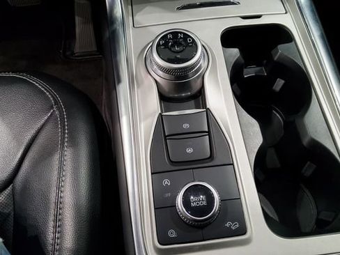Used 2023 Ford Explorer Limited w/ Equipment Group 301A AWD/4WD image 28