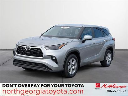 Used 2023 Toyota Highlander LE