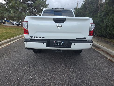 Used 2017 Nissan Titan PRO-4X w/ Pro-4x Convenience Package image 4