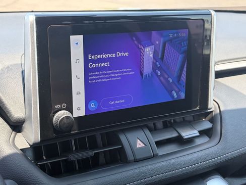 Used 2025 Toyota RAV4 XLE FWD image 18