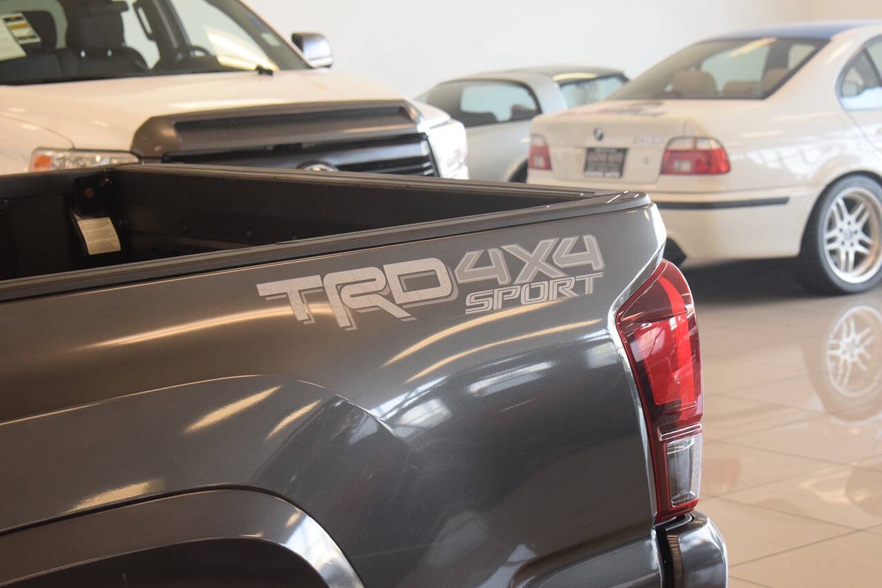 Used 2019 Toyota Tacoma TRD Sport w/ Technology Package AWD/4WD image 13