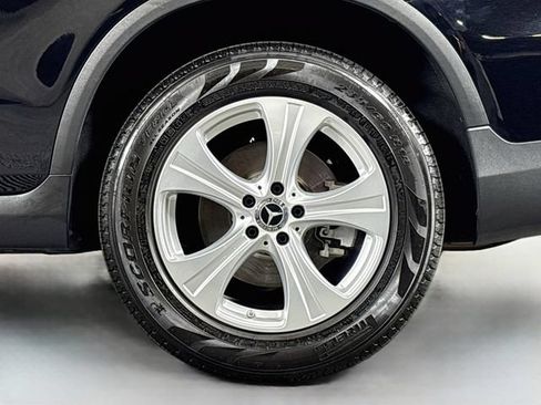 Used 2018 Mercedes-Benz GLC 300 4MATIC image 30