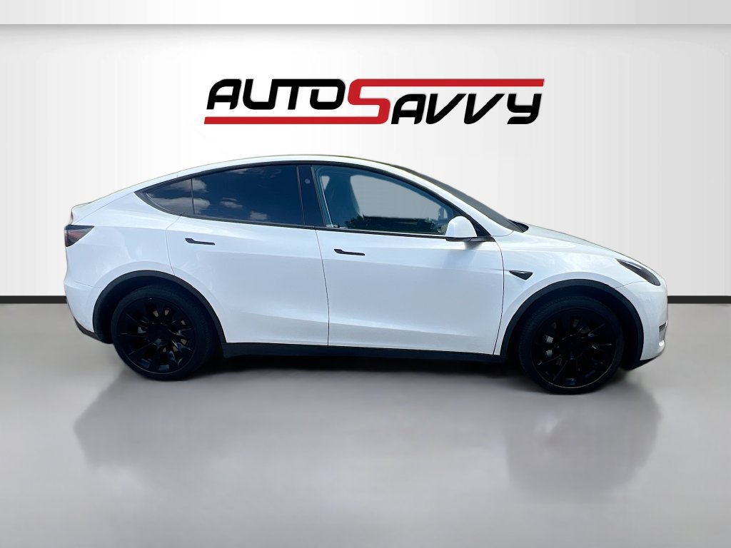 Used 2025 Tesla Model Y Long Range RWD image 8