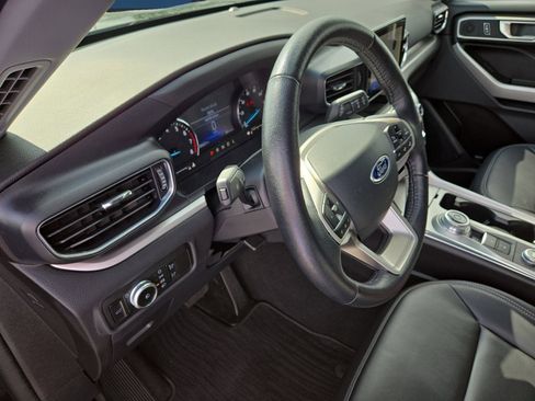 Certified 2023 Ford Explorer XLT w/ Equipment Group 202A image 11