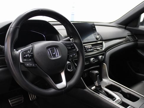 Used 2018 Honda Accord Sport image 14