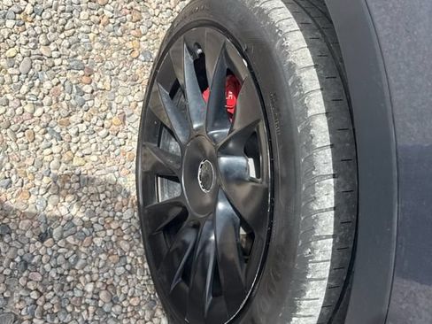Used 2023 Tesla Model Y Long Range AWD/4WD image 33