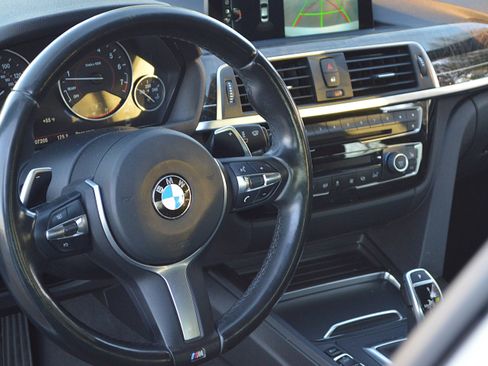 Used 2017 BMW 330i Sedan image 26