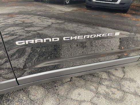 New 2025 Jeep Grand Cherokee Limited image 14