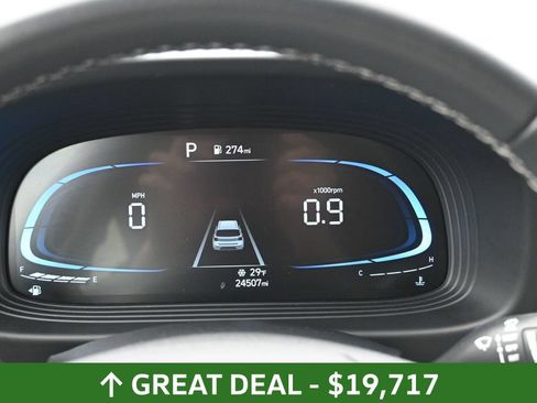 Used 2025 Hyundai Venue SEL FWD image 37