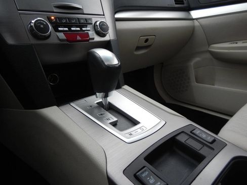 Used 2013 Subaru Outback 2.5i Premium image 39