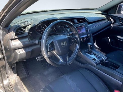 Used 2017 Honda Civic Sport image 4