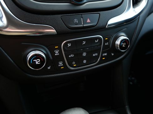 Used 2024 Chevrolet Equinox LT FWD image 28