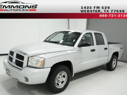 Used 2006 Dodge Dakota ST image 1