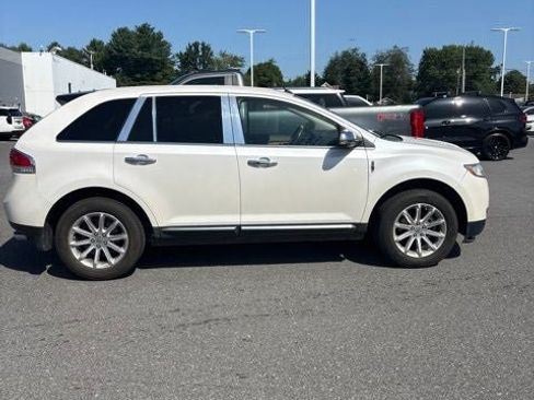 Used 2013 Lincoln MKX FWD image 7