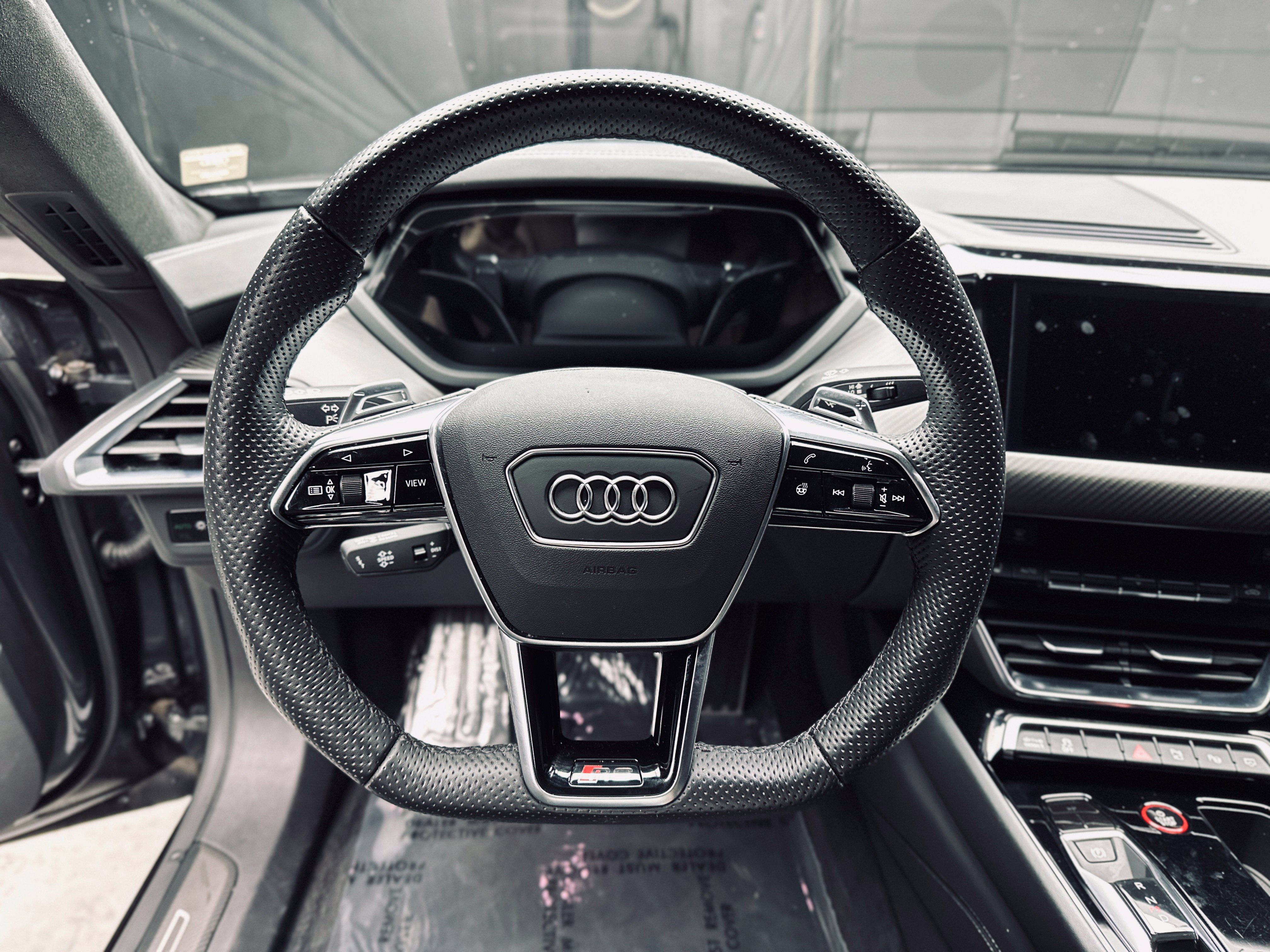 Used 2023 Audi RS e-tron GT w/ Carbon Performance Package AWD/4WD image 27