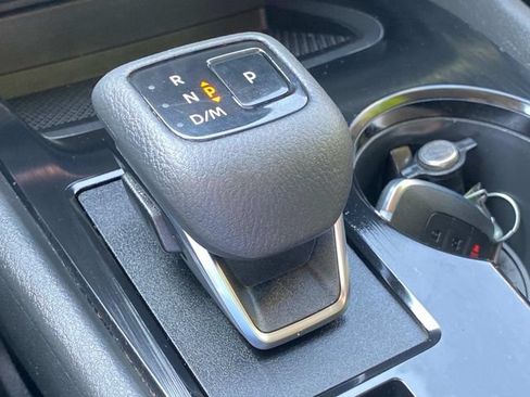 Used 2023 Nissan Rogue S AWD/4WD image 27