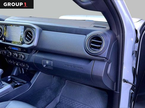 Used 2023 Toyota Tacoma TRD Off-Road w/ TRD Premium Off Road Package AWD/4WD image 19
