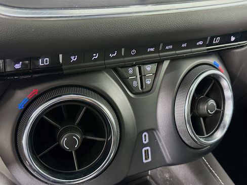 Used 2025 Chevrolet Blazer LT image 22