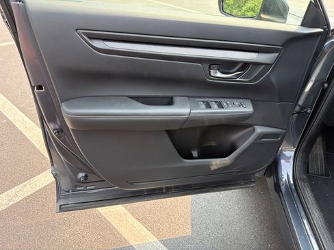 Used 2025 Honda CR-V EX image 11
