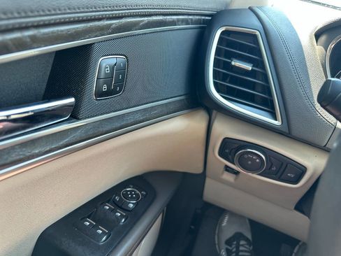 Used 2016 Lincoln MKX Select w/ Select Plus Package FWD image 17