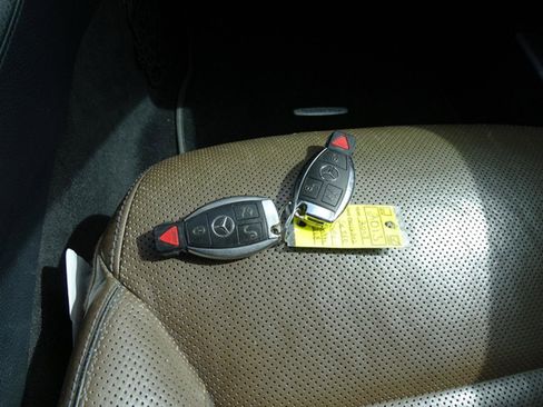 Used 2013 Mercedes-Benz SL 550 image 12