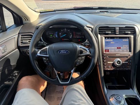 Used 2019 Ford Fusion Titanium FWD image 12