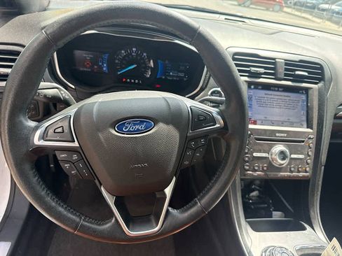 Used 2019 Ford Fusion Energi Titanium FWD image 8