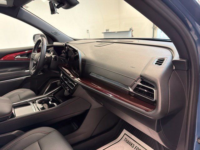 Used 2026 Chevrolet Traverse Z71 w/ Enhanced Driving Package AWD/4WD image 38