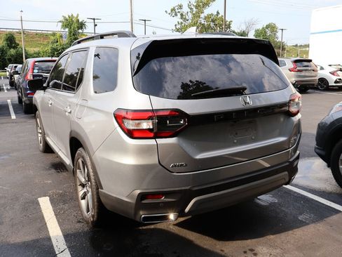 Certified 2024 Honda Pilot Elite image 5