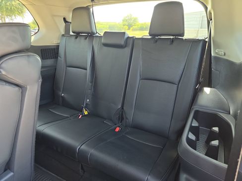 Used 2025 Toyota Grand Highlander AWD Hybrid image 33