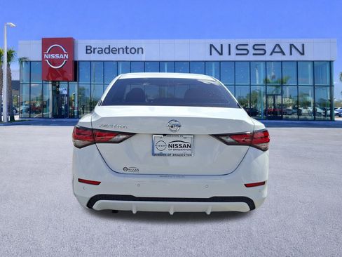 Certified 2022 Nissan Sentra S image 6