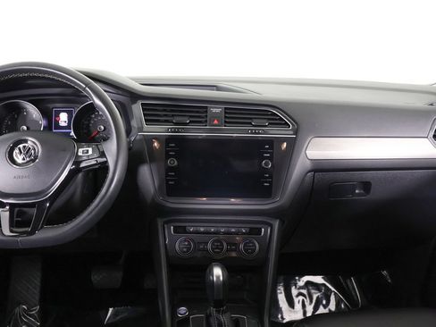 Used 2021 Volkswagen Tiguan SE AWD/4WD image 35