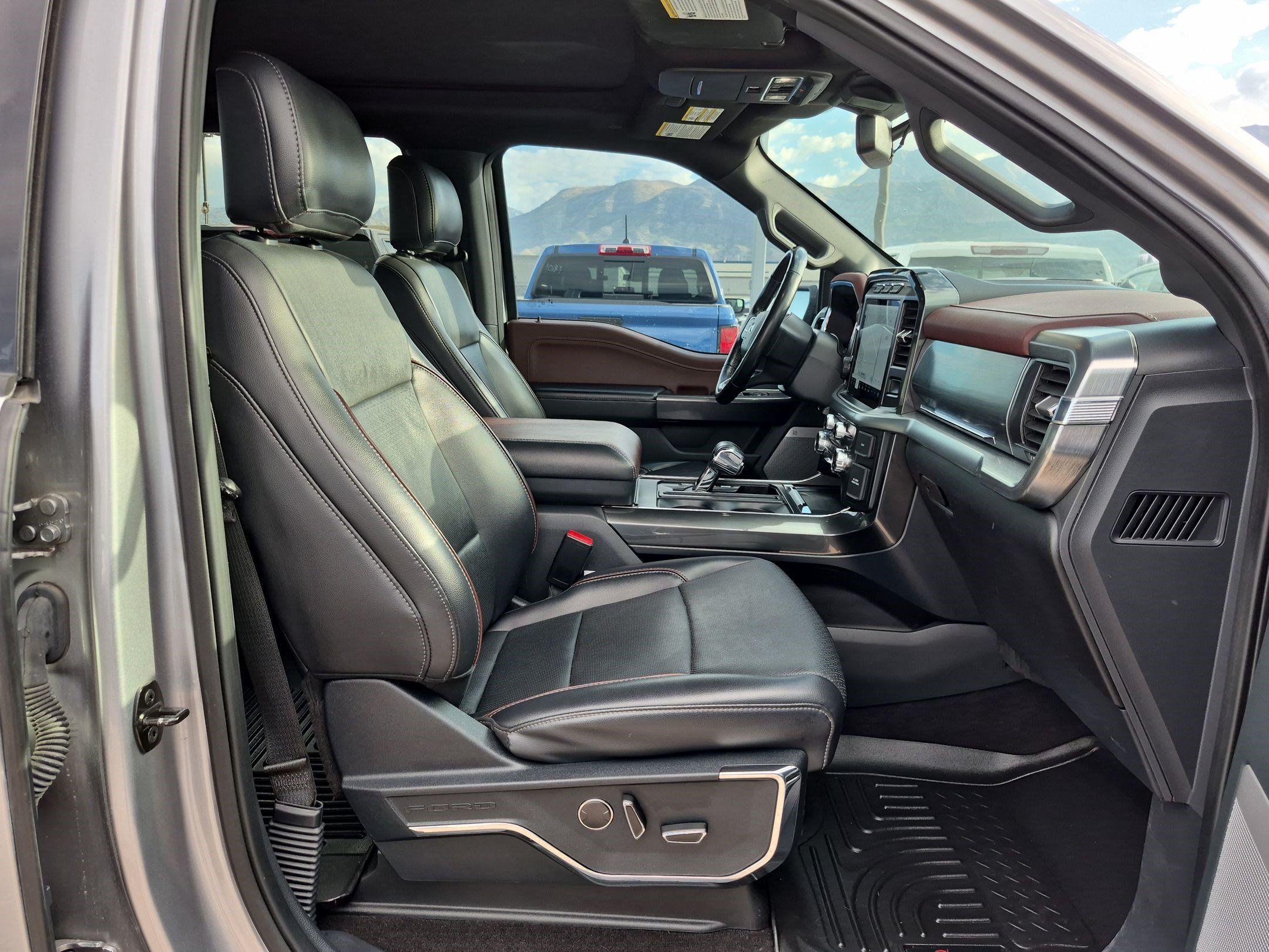 Used 2021 Ford F150 Lariat w/ Equipment Group 502A High AWD/4WD image 32
