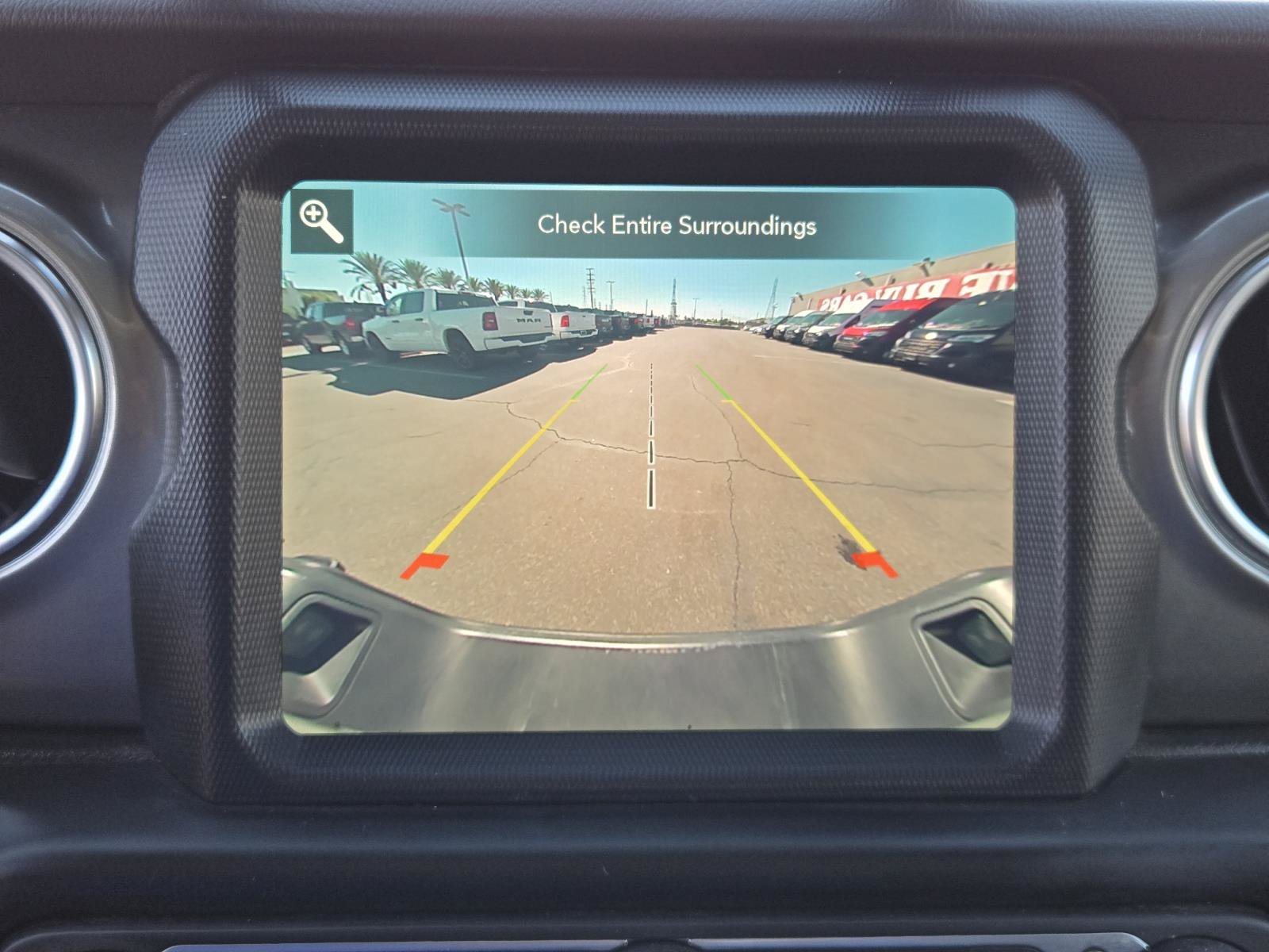 Used 2022 Jeep Gladiator Overland w/ Cold Weather Group AWD/4WD image 8