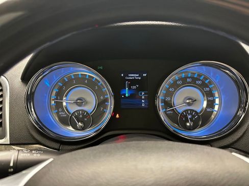 Used 2012 Chrysler 300 C w/ 19-Premium Speaker Group image 19