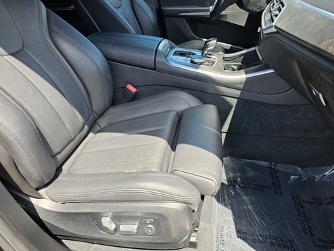 Used 2022 BMW X5 xDrive40i w/ Climate Comfort Package AWD/4WD image 13