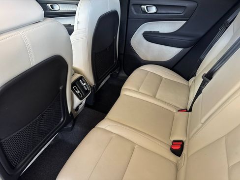 Certified 2026 Volvo XC40 B5 Plus AWD/4WD image 11