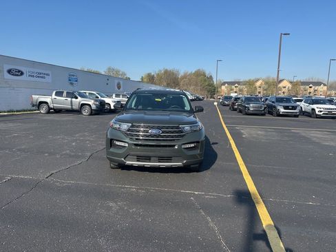 Used 2024 Ford Explorer XLT w/ Equipment Group 202A AWD/4WD image 2