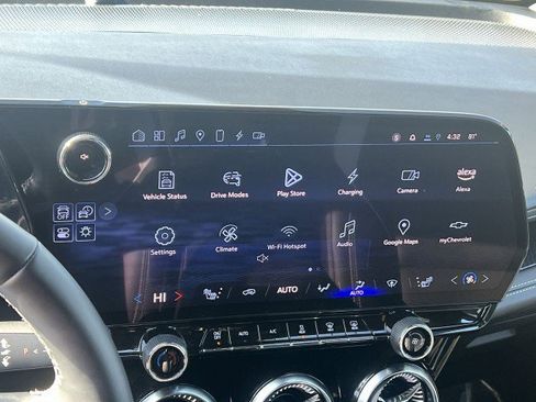 Used 2024 Chevrolet Blazer EV LT image 13