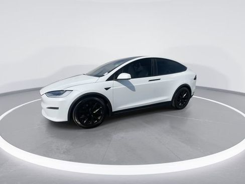 Used 2022 Tesla Model X image 4