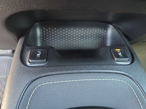 Used 2020 Toyota Corolla XSE image 21